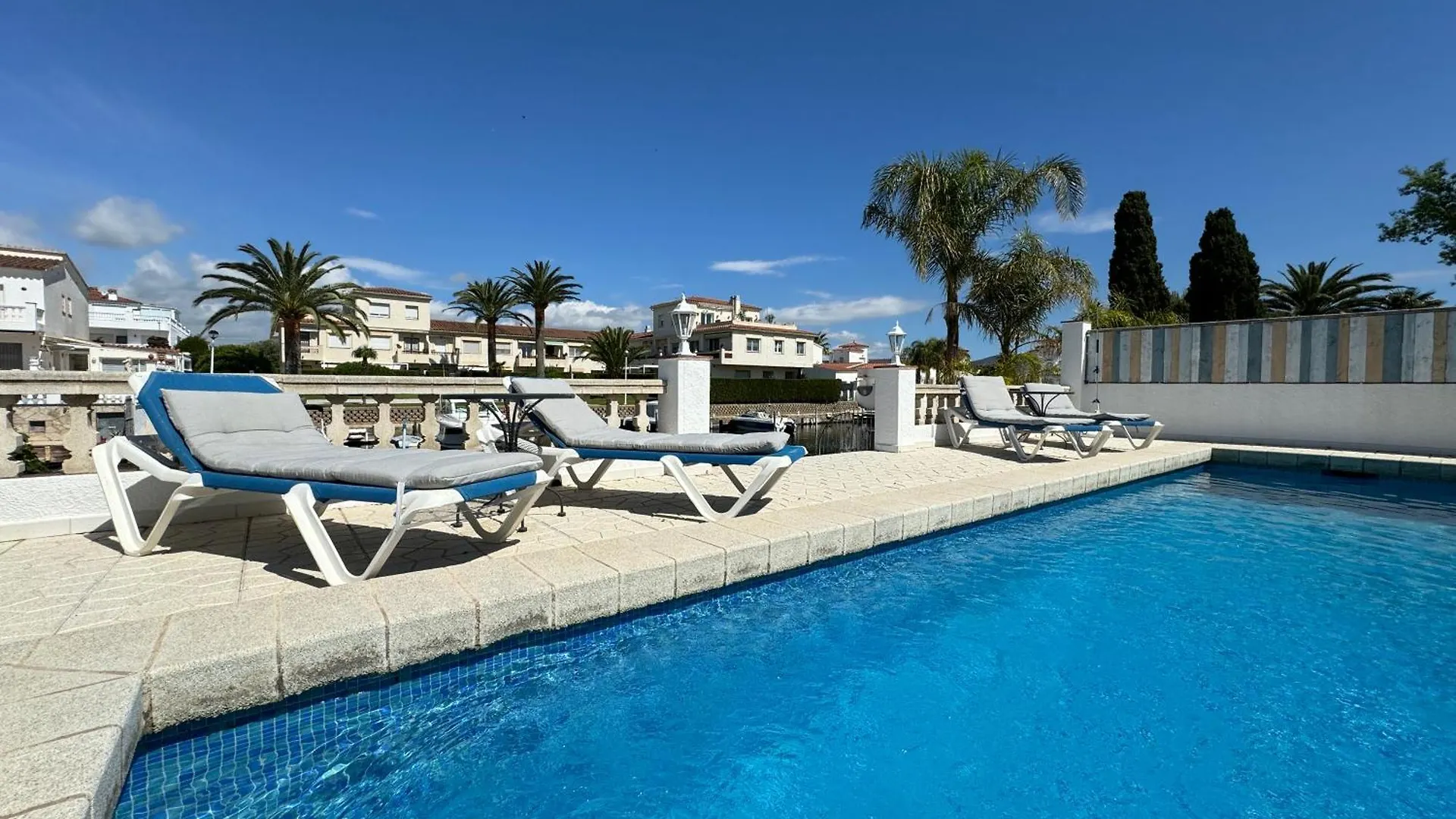 150-Empurialola- Preciosa Casa Con Piscina Y Amarre En Empuriabrava Villa 0*,  Spain