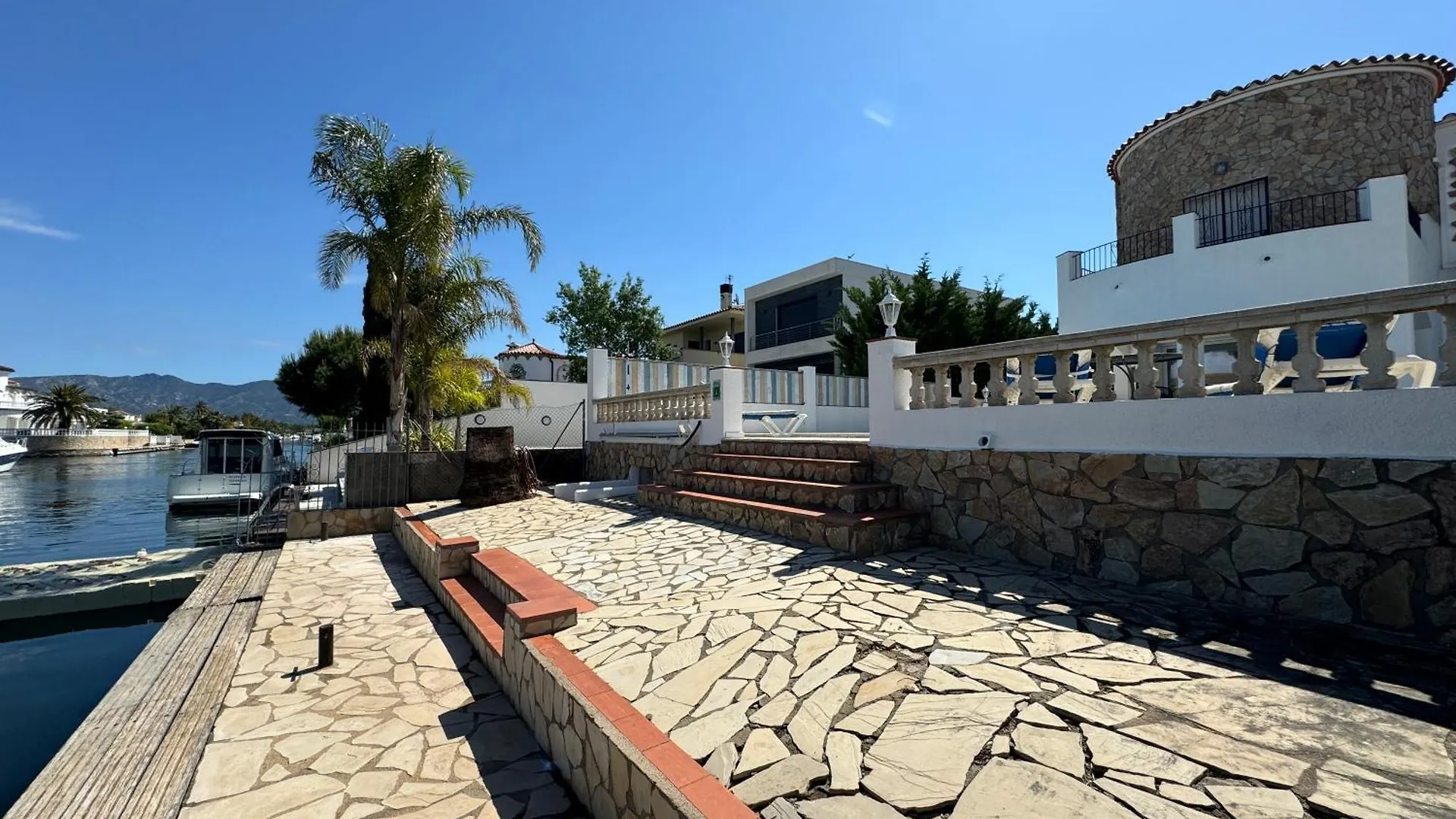 150-Empurialola- Preciosa Casa Con Piscina Y Amarre En Empuriabrava Villa