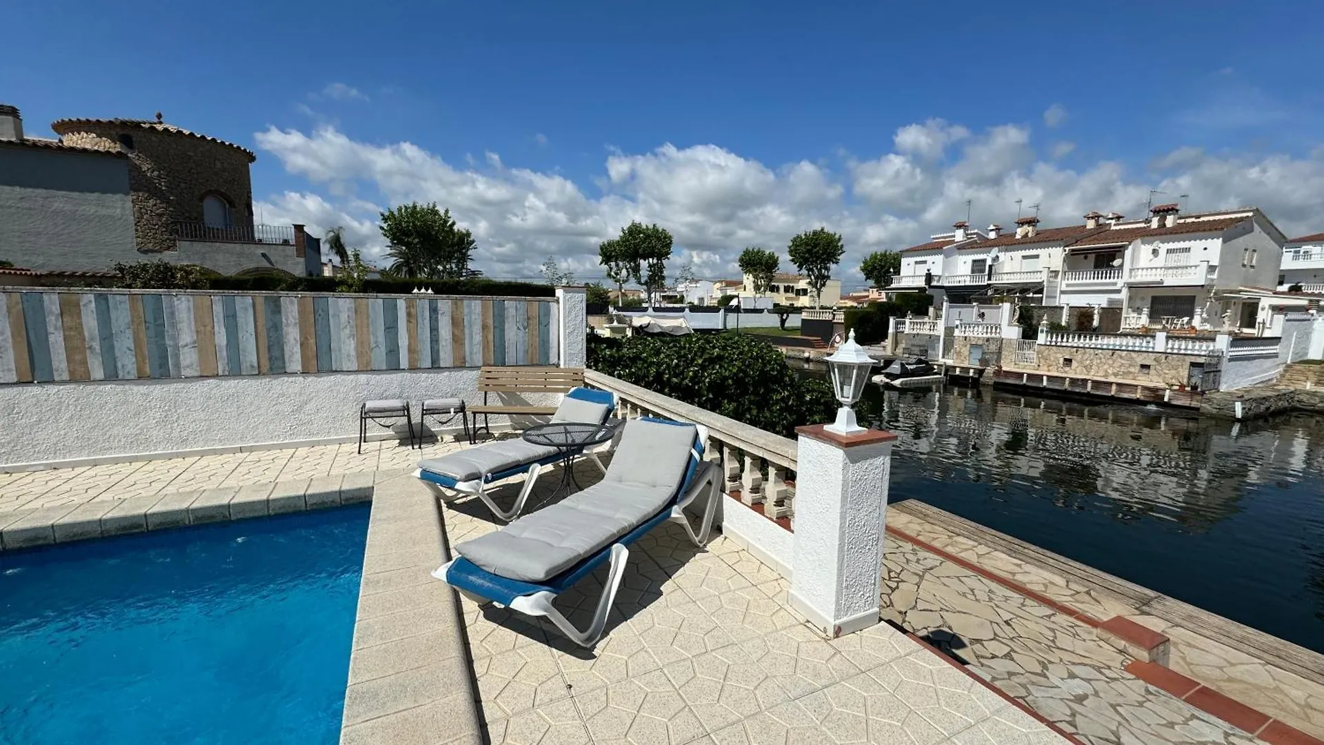 150-Empurialola- Preciosa Casa Con Piscina Y Amarre En Empuriabrava Villa Spain