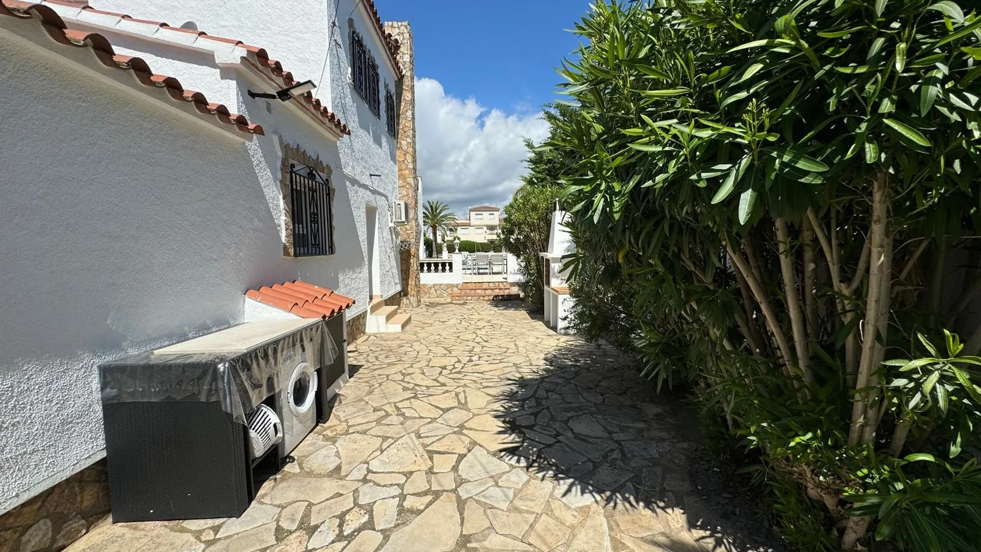 150-Empurialola- Preciosa Casa Con Piscina Y Amarre En Empuriabrava Villa