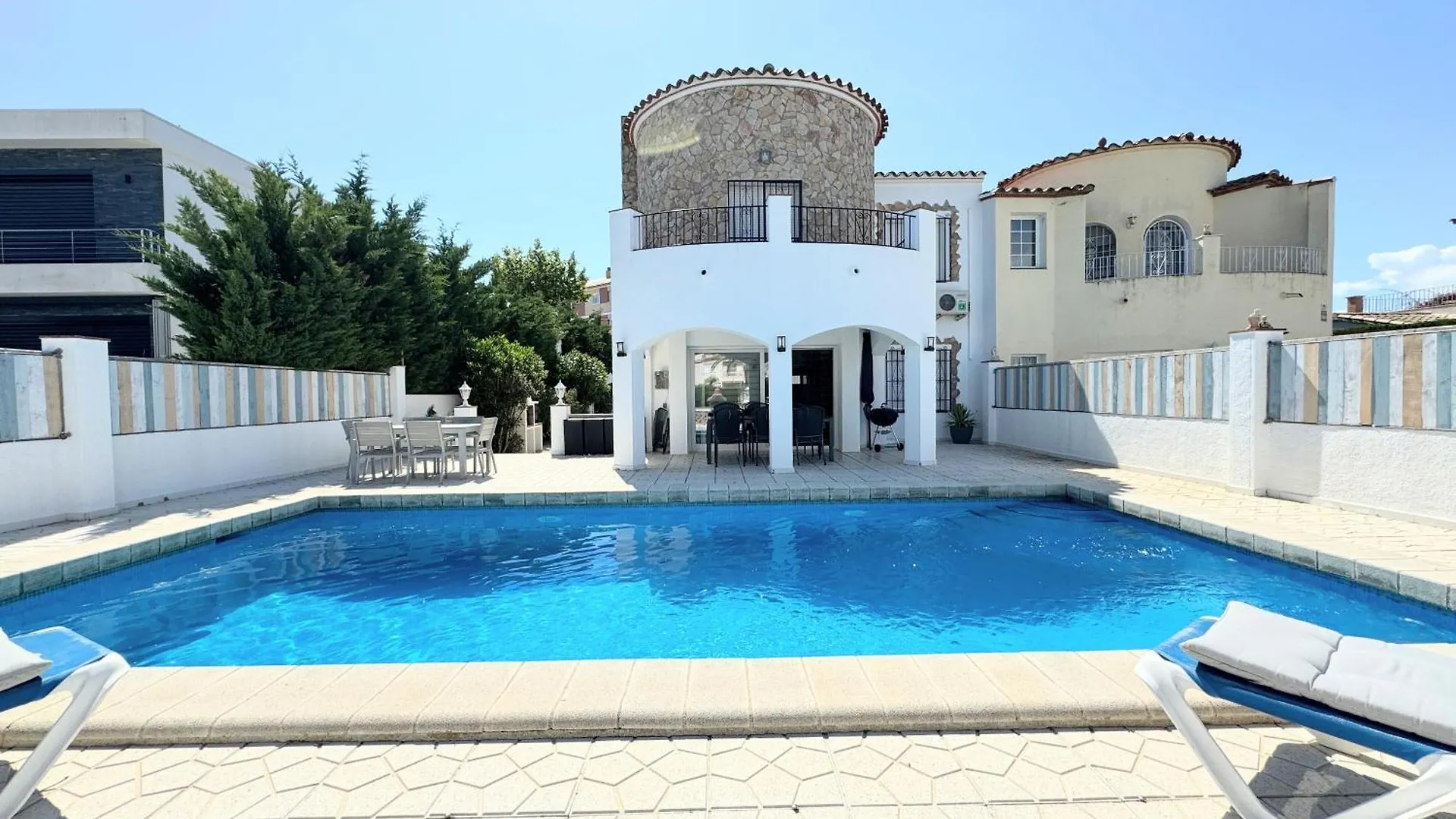 150-Empurialola- Preciosa Casa Con Piscina Y Amarre En Empuriabrava Villa Spain