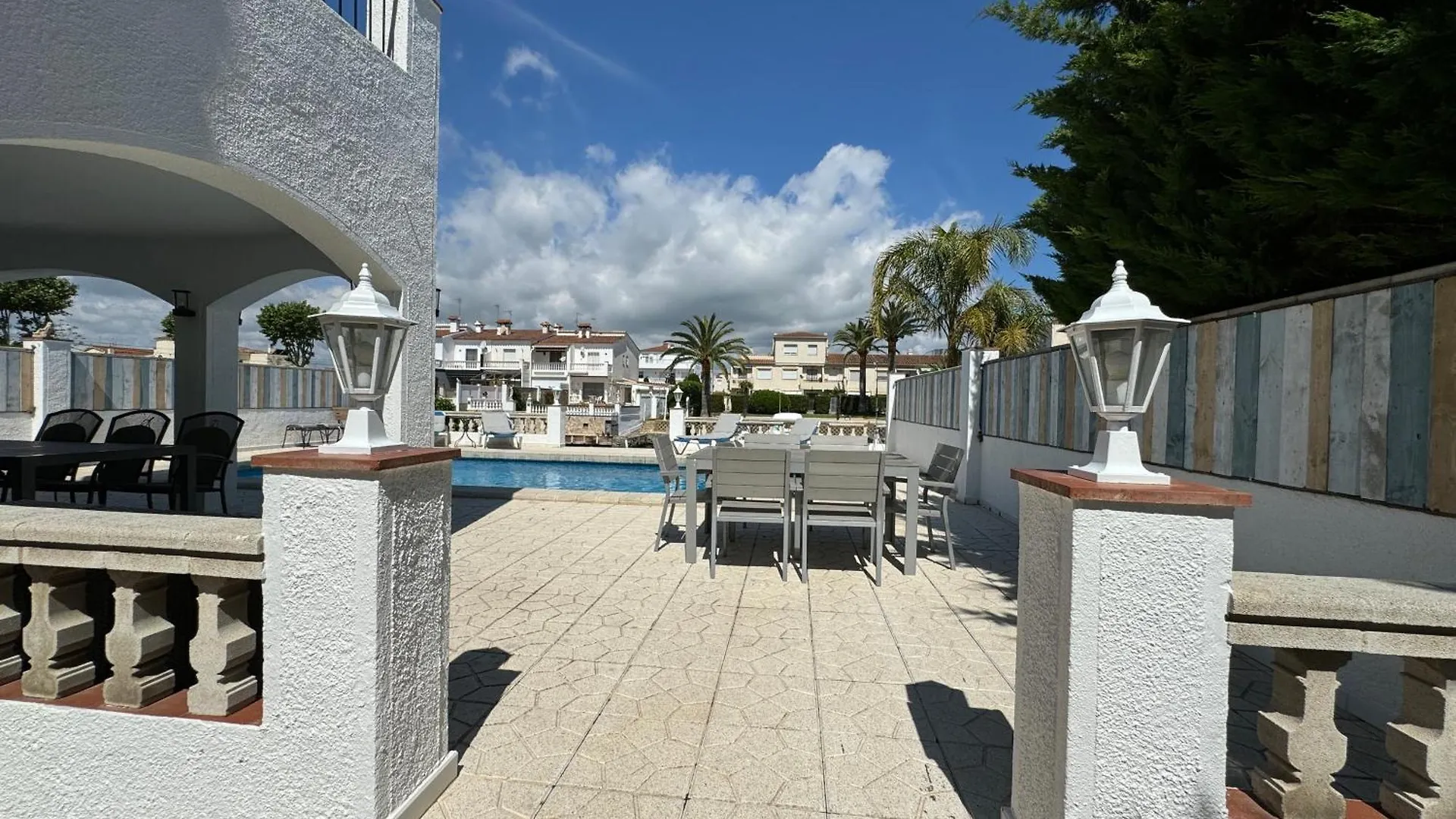 150-Empurialola- Preciosa Casa Con Piscina Y Amarre En Empuriabrava Villa 0*,