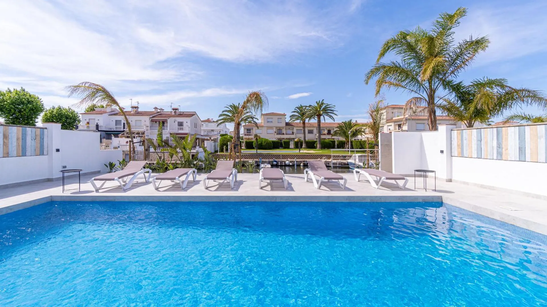 Вилла 150-Empurialola- Preciosa Casa Con Piscina Y Amarre En Эмпуриабрава